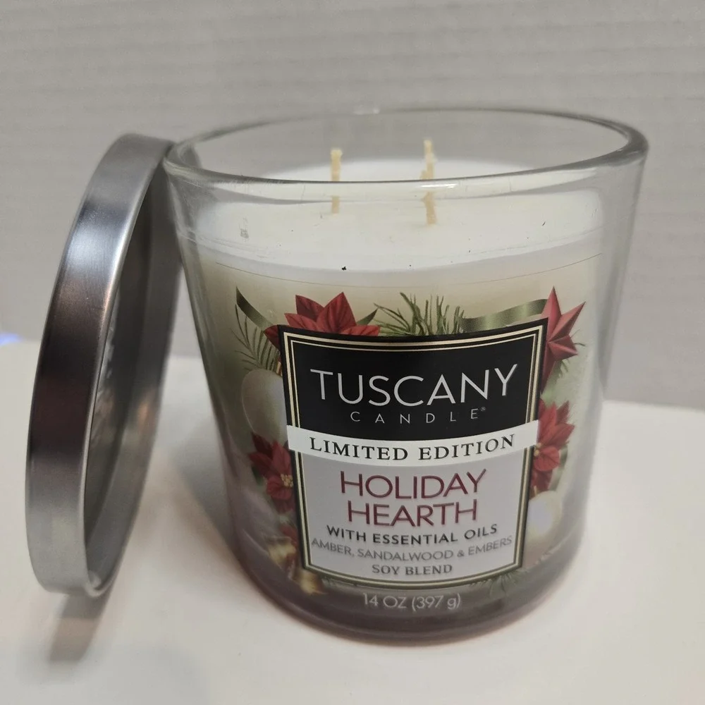 New TUSCANY Candle Holiday hearth, limited Edition Essential Oils 14Oz Soy Blend